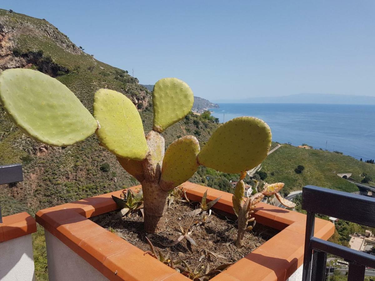 Elisa'S House Appartement Taormina Buitenkant foto